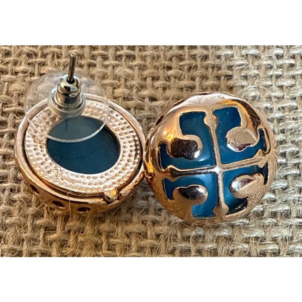 Tory Burch Miller Stud Earrings – Rose Gold w/ Navy Enamel Logo